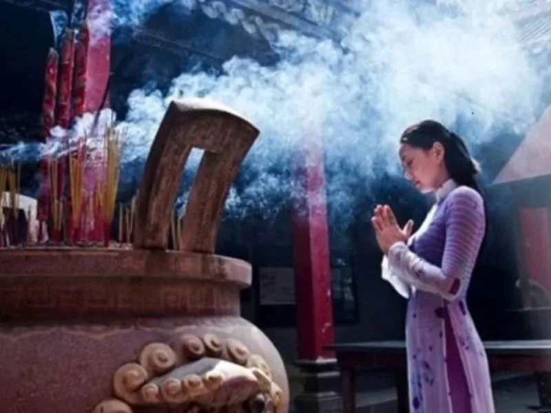 cach khan khi di chua huong dan bai khan va trinh tu le